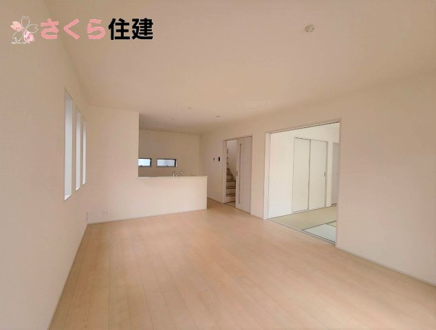 千渡第8期　5号棟の居間・リビング|16帖のリビングは南向きで日当たり良好です◎