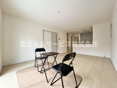 【居間・リビング】 | 静岡市葵区瀬名中央2丁目 新築一戸建て 1号棟 | リビングダイニングです