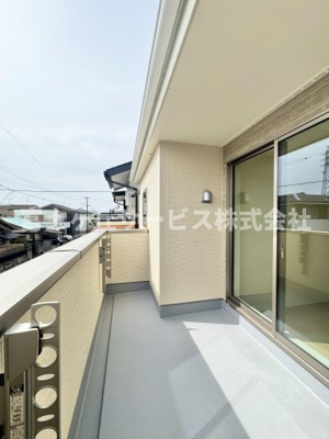 【バルコニー】 | 静岡市葵区瀬名中央2丁目 新築一戸建て 1号棟 | 陽当たり良好なバルコニーです