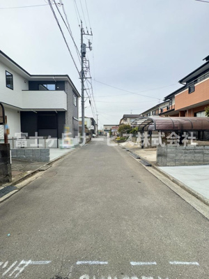 【前面道路含む現地写真】 | 静岡市葵区瀬名中央2丁目 新築一戸建て 1号棟 | 前面道路含む現地写真です