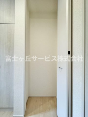 【収納】 | 静岡市葵区瀬名中央2丁目 新築一戸建て 1号棟 | 玄関にあるシューズクロークです