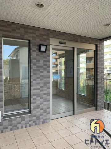 シャルネドマンションのエントランス