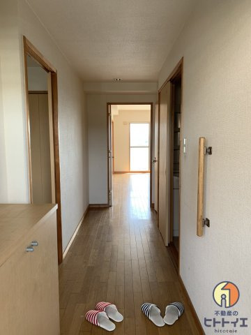 シャルネドマンションの玄関