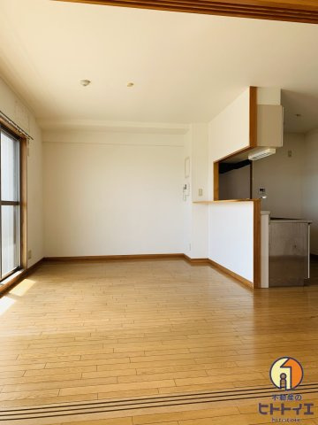 シャルネドマンションの居間・リビング