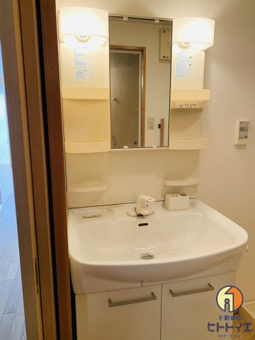 シャルネドマンションの独立洗面台