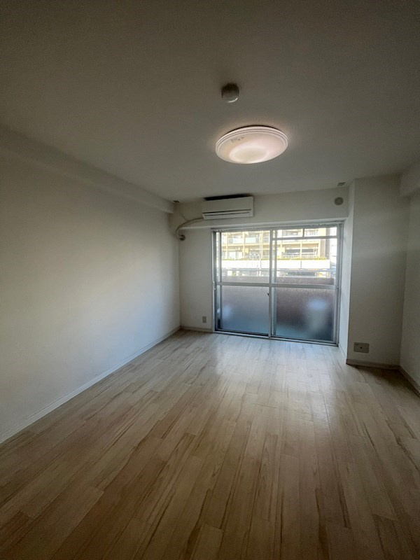 きさらぎコーポの居間・リビング|こちらのリビングで趣味の時間をお楽しみください