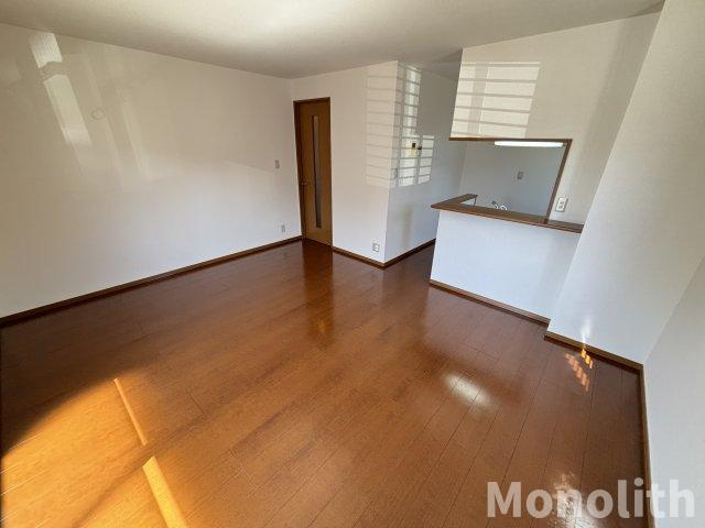 ファミール寿の居間・リビング