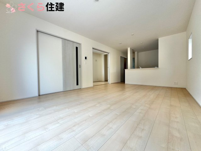 リーブルガーデン宇都宮今宮第5　　3号棟の居間・リビング|帖LDKはキッチンで家事をしながらでもお子様に一対一で向き合える時間が作れます！！
