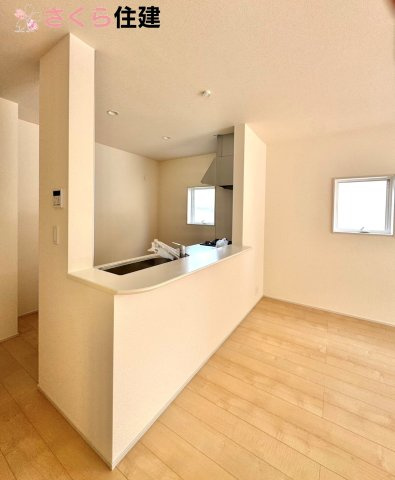 リーブルガーデン宇都宮今宮第5　　3号棟のキッチン|家族の会話が弾み、お料理の間も子どもに目配りが出来るカウンターキッチン♪
