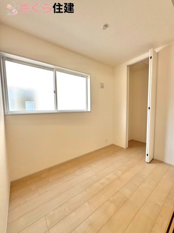 リーブルガーデン宇都宮今宮第5　　3号棟の洋室|ゆったりした洋室です♪お子様の成長に伴って増えていく荷物にも対応できます！
