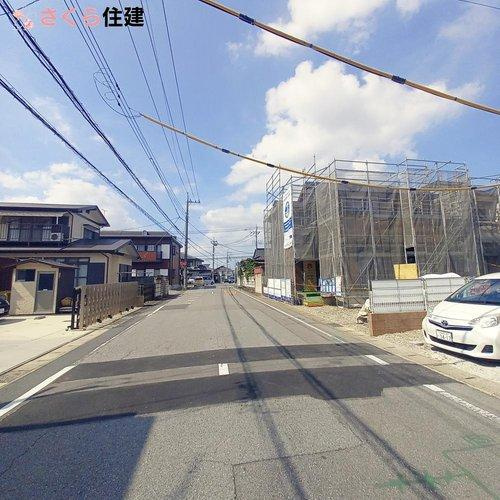 リーブルガーデン宇都宮今宮第5　　3号棟の前面道路含む現地写真|前面道路は８ｍあります！
車通りが少ない為慌てず出入りできます♪