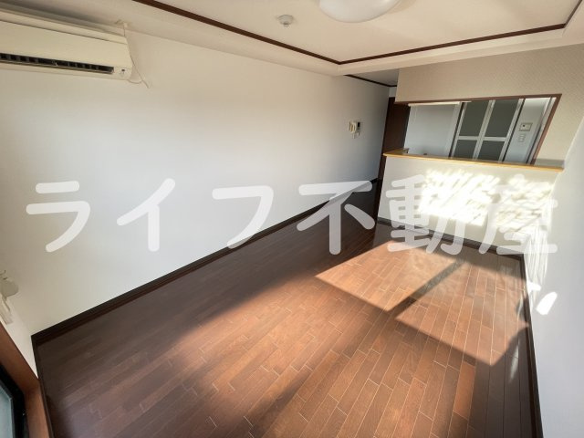 リュミエールイーストの洋室