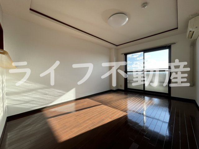 リュミエールイーストの居間・リビング