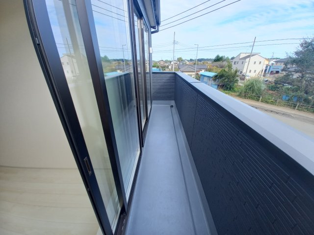 那珂市瓜連　4期のバルコニー|それぞれのお部屋にバルコニーがあり、面倒なお布団干しも楽々です♪