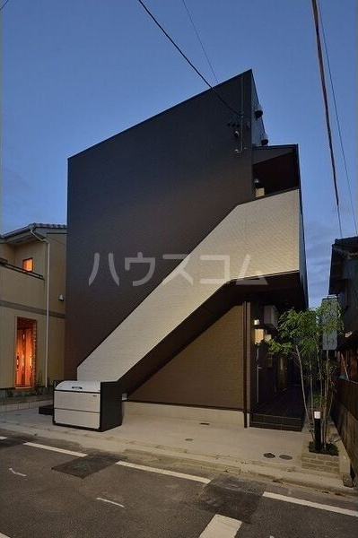 メゾンドルミナスの外観|きれいな外観です