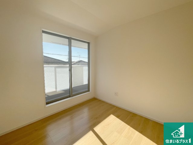 京都市伏見区醍醐柿原町　第1期　新築一戸建ての洋室|シンプルな洋室は、自分好みのインテリアが楽しめます♪ご家族とインテリアや家具を選びに行くのは新築購入時の醍醐味の一つです。ぜひお楽しみください♪