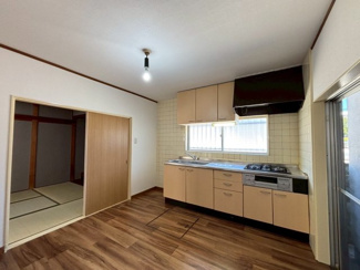 【キッチン】 | 池田下町　中古戸建 | 【ダイニング】ＤＫ７帖♪暮らしの中心となるダイニングキッチンは、家族みんなが心地よく過ごせる癒しの空間ですよ