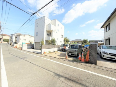 【前面道路含む現地写真】 | 【仲介手数料２７０万円が無料！！】■南傾斜の高台につき陽当り良好■緑の多い風致地区 | 【最大ポイントは「諸費用２７０万円ＯＦＦです」！！】
■南傾斜の高台につき、陽当り良好
■緑の多い風致地区
■無料で建物プラン、見積書を作成可能
