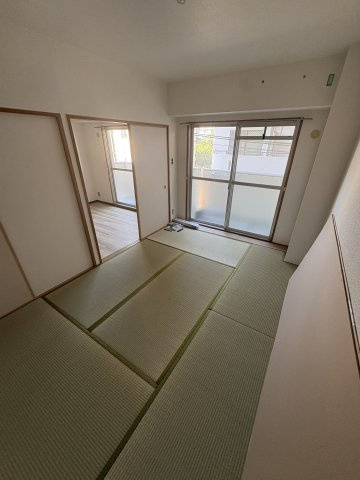 シャルマン西代の和室