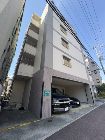 シャルマン西代の外観