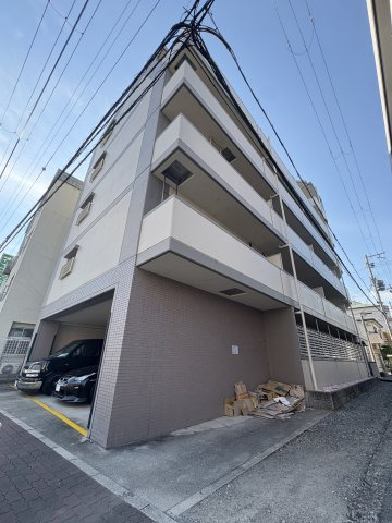 シャルマン西代の外観