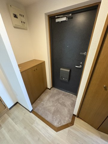 シャルマン西代の玄関