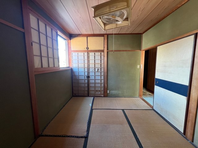 御津町岩見戸建の居間・リビング