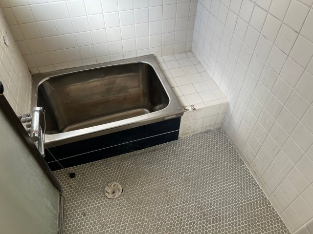 御津町岩見戸建の浴室