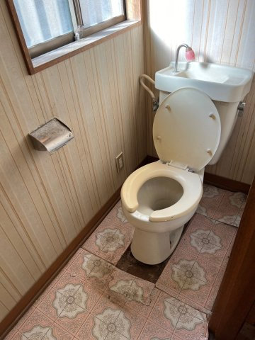 御津町岩見戸建のトイレ