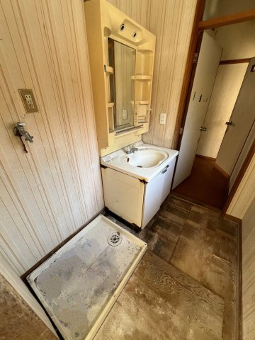 御津町岩見戸建の洗面所