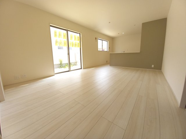 常陸太田市馬場町　3期の居間・リビング|同施工リビングです。いつもの団らんから家族会議までリビングはコミュニケーションの場♪