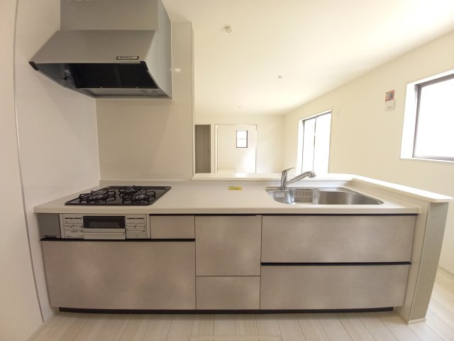 常陸太田市馬場町　3期のキッチン|同施工一日の長い時間を過ごすリビング♪自然と家族が集まれる空間！家族団らんの時間を優しく見守るリビング