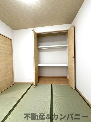 堀江町の新築のおうちNo.6　松山市堀江町新築戸建の和室|明るい和室です