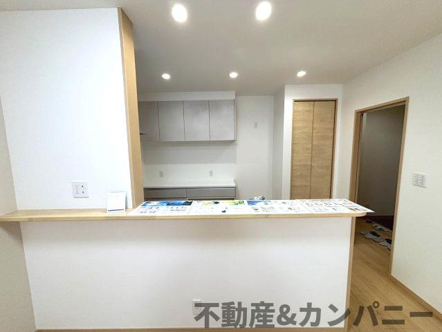 堀江町の新築のおうちNo.6　松山市堀江町新築戸建の居間・リビング|使いやすい居間です