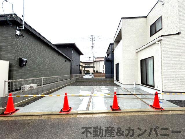 堀江町の新築のおうちNo.6　松山市堀江町新築戸建の駐車場|駐車場です