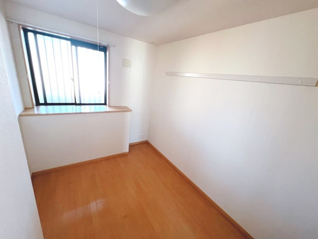 サナンドゥーの洋室