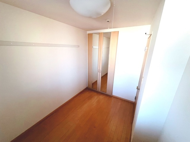 サナンドゥーの洋室