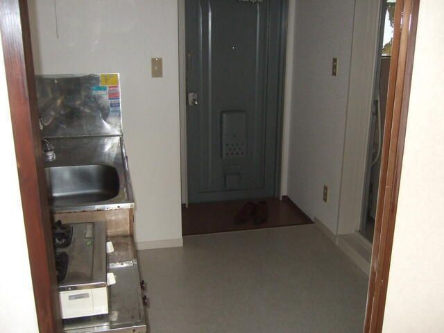 たばこ組合ビルの玄関