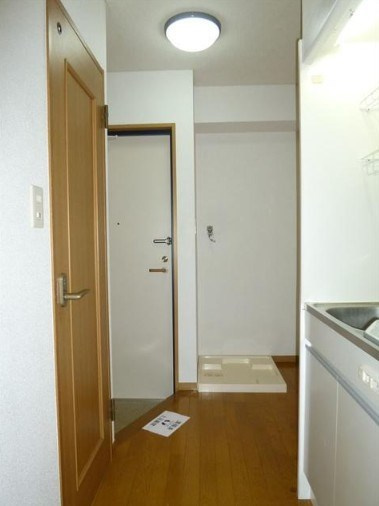 シャルム立川の玄関