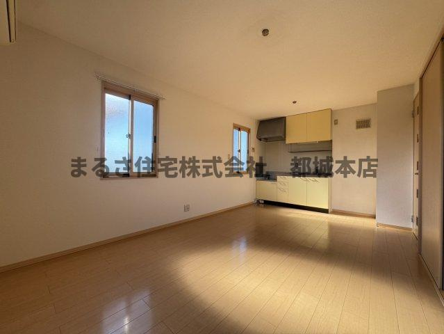 リヴェールⅣⅤの居間・リビング