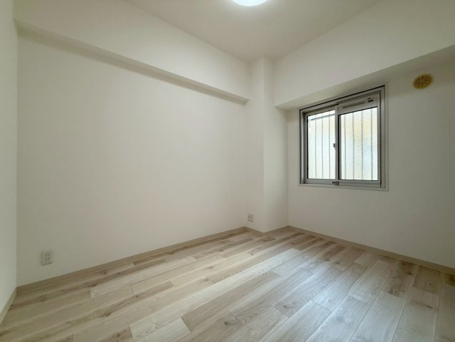 サンヴェール太秦の洋室