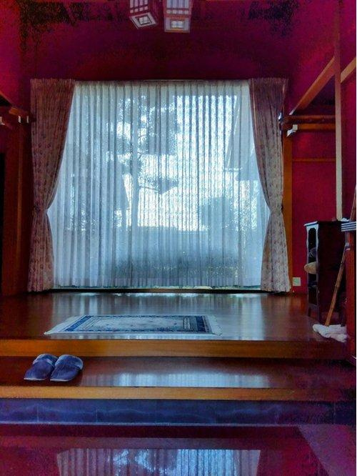 小松市二ツ梨町の中古一戸建の玄関|現地（2025年4月）撮影