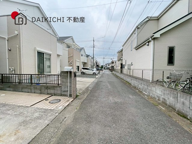 【前面道路含む現地写真】 | 桶川市末広3丁目　中古戸建