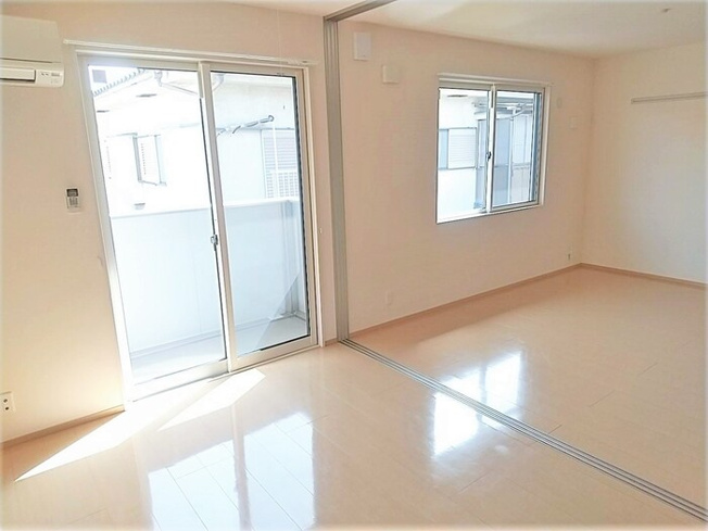 【居間・リビング】 | 12帖のリビングスペース。