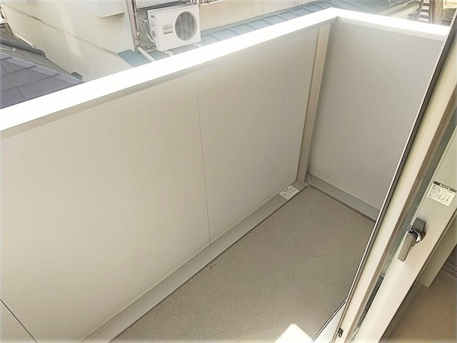 【バルコニー】 | 南東向きで午前中から日差しが入ります。