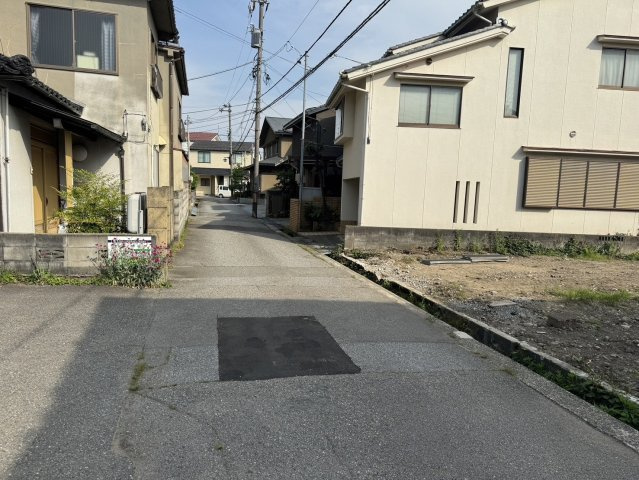 金沢市本多町2丁目【売地】の前面道路含む現地写真
