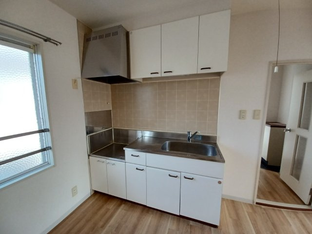 スズトハイツA棟のキッチン|キッチンでお料理をお楽しみください