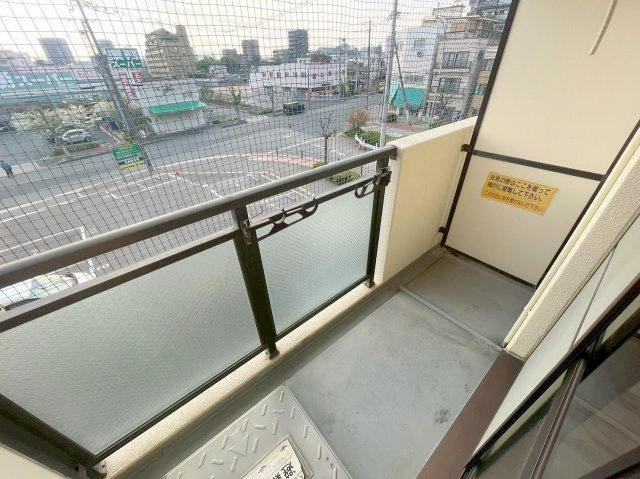 ローズコーポ新大阪8のバルコニー