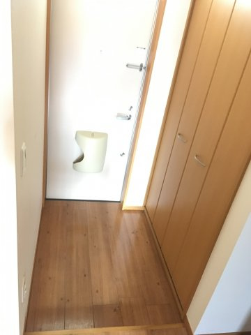 ヴィクトールⅠの玄関|収納もある玄関です