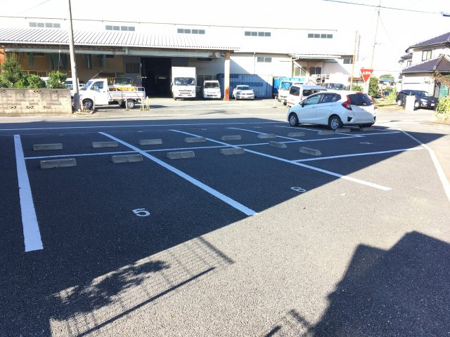 アーブルの駐車場